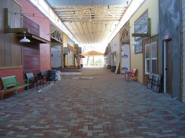 Four Seasons Corridor